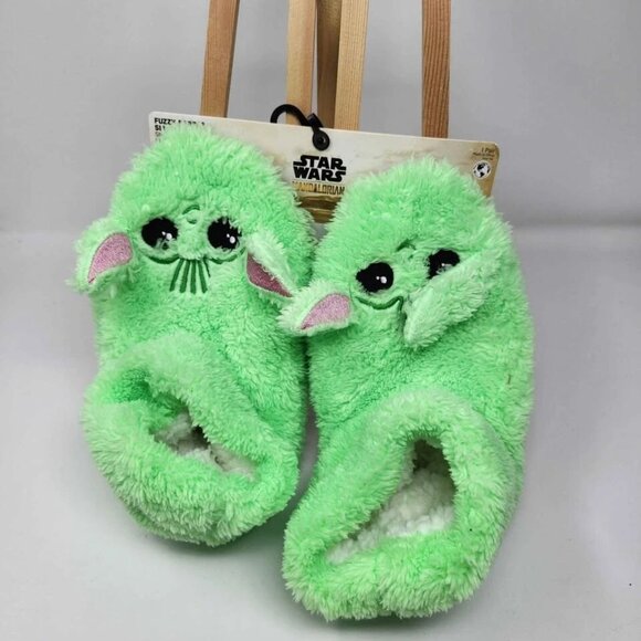 star wars mandalorian fuzzy babba slipper socks size 8-10 adult N2 - Picture 1 of 1